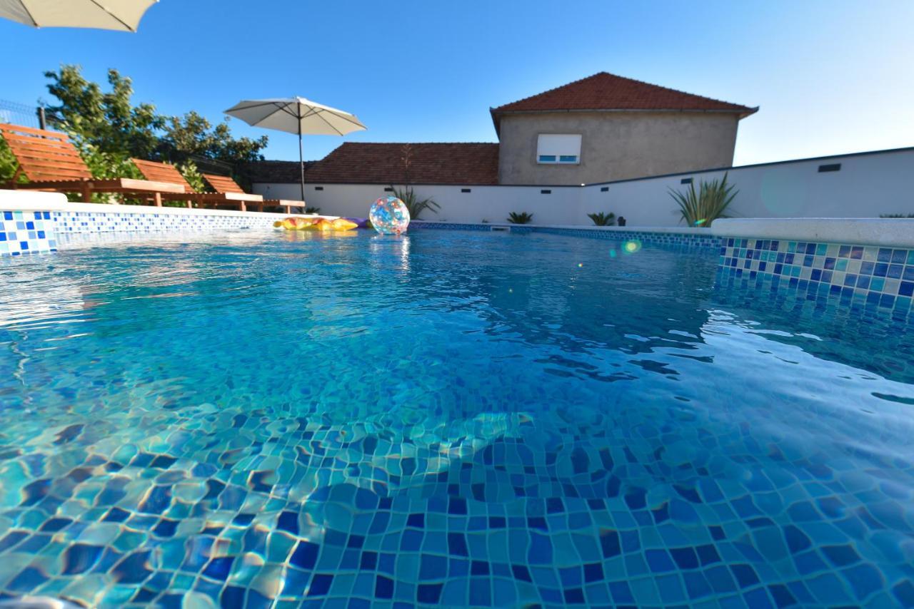 Villa Navita Augustinus With Pool Debeljak Exterior foto