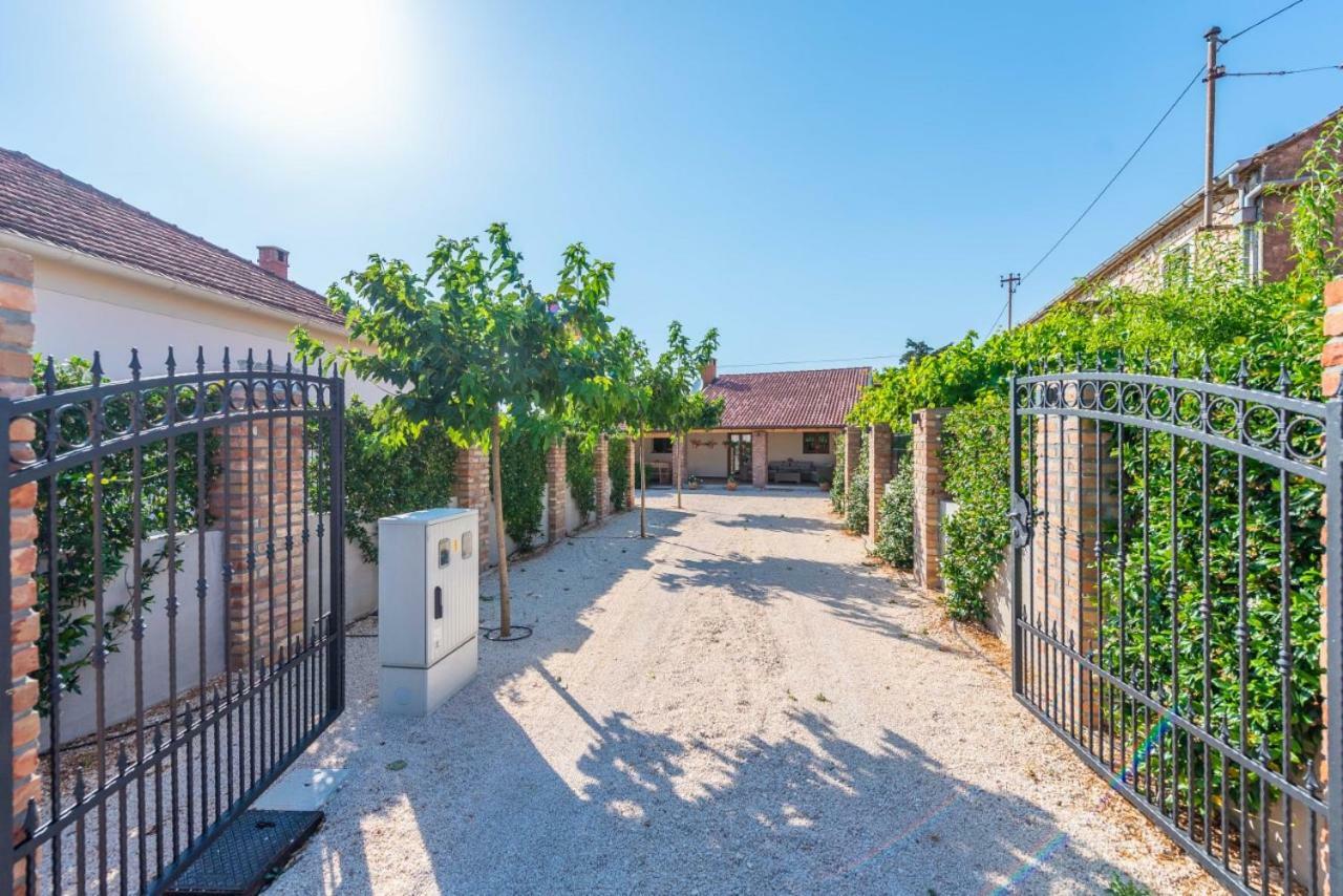 Villa Navita Augustinus With Pool Debeljak Exterior foto